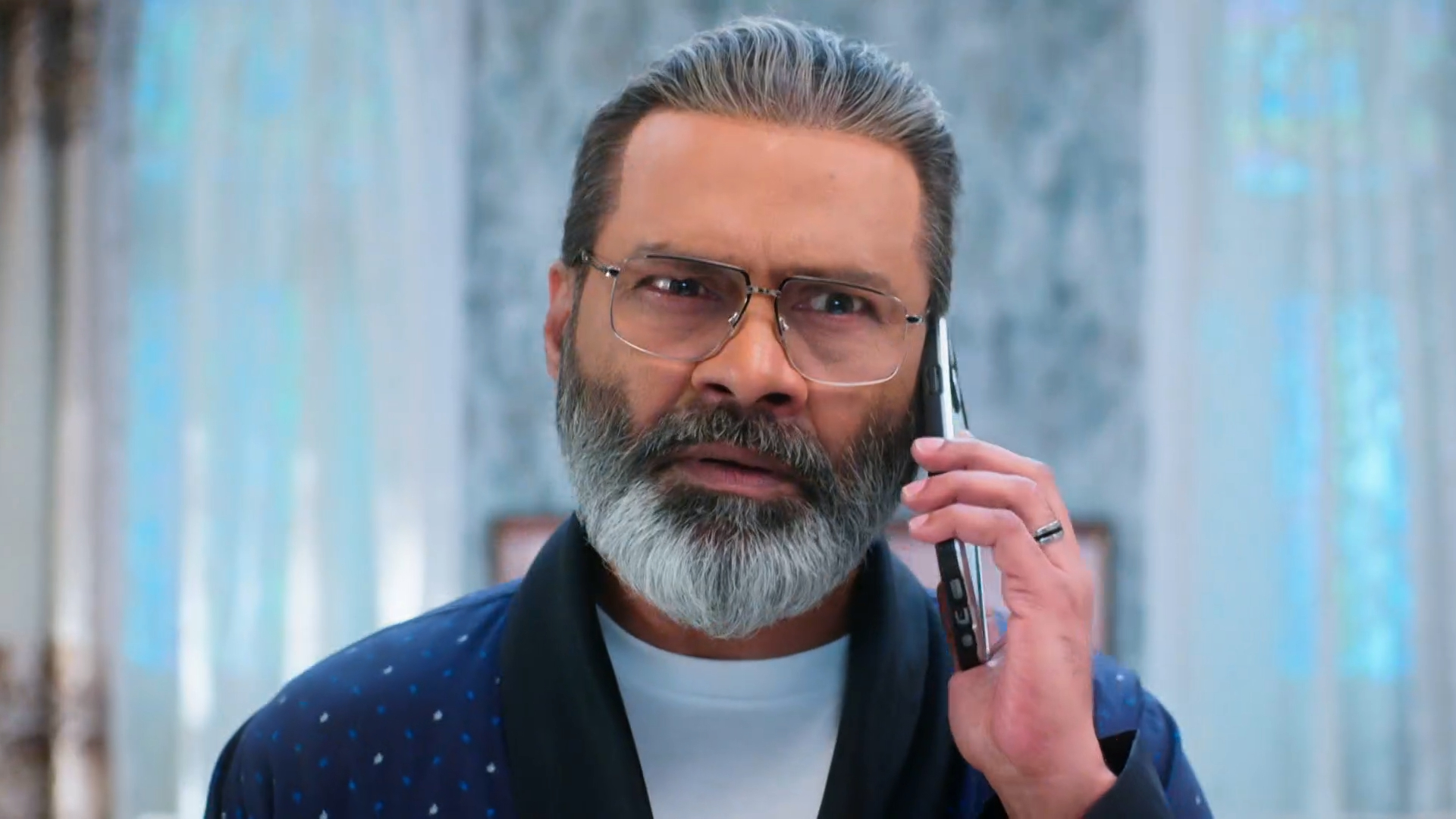 Aarti Anjali Awasthi Online