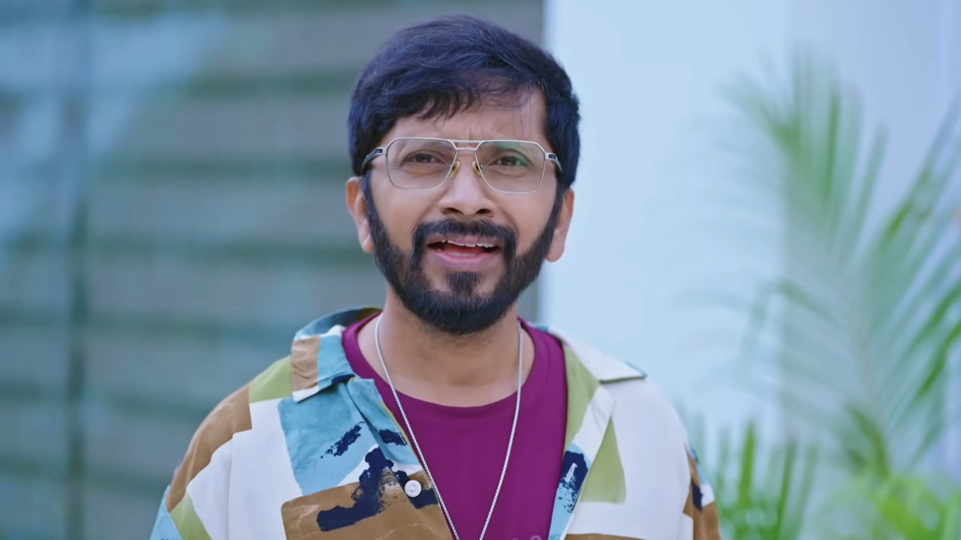 Kaathuvaakula Rendu Kaadhal Online