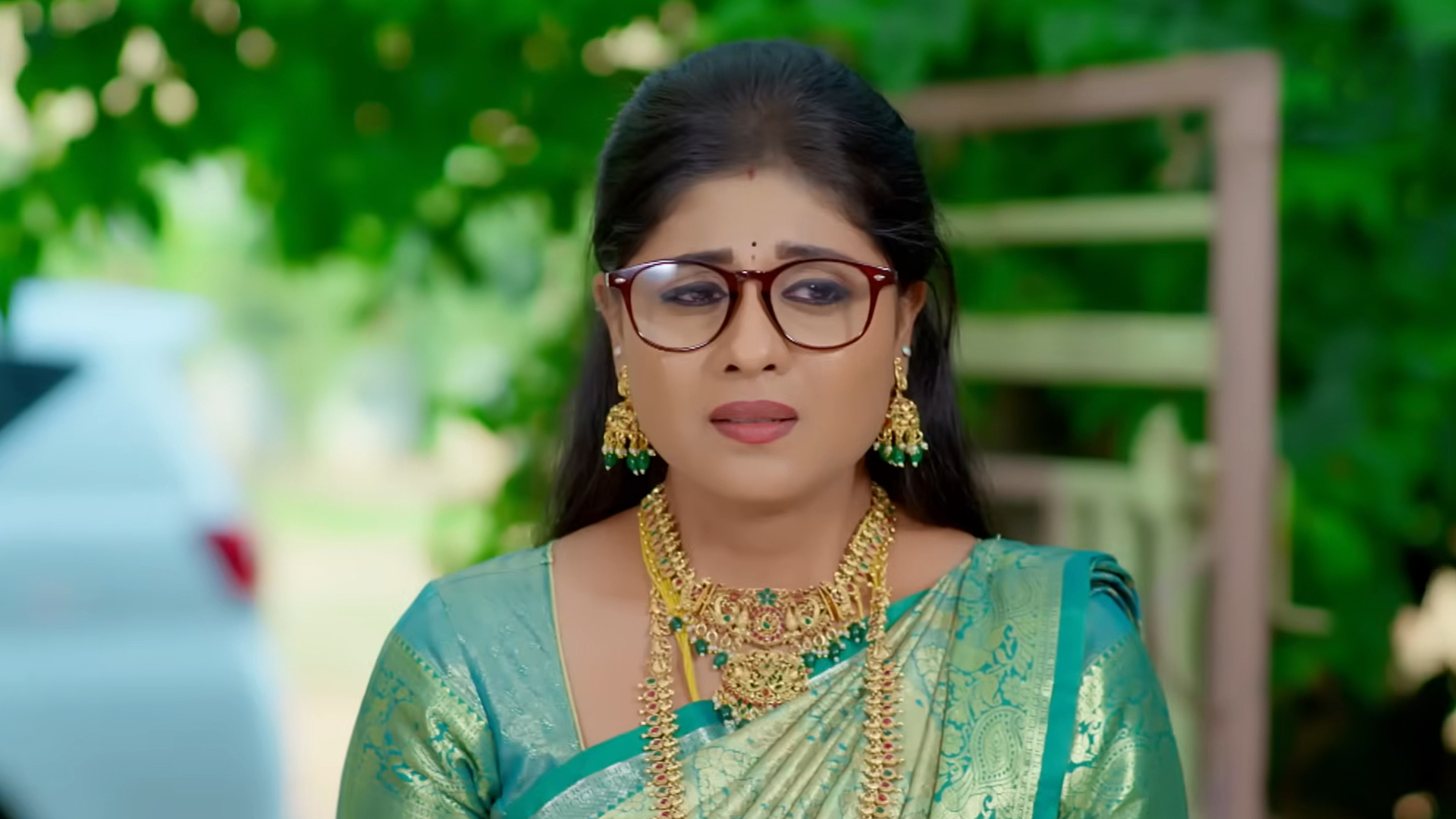 Andaala Rakshasi Online