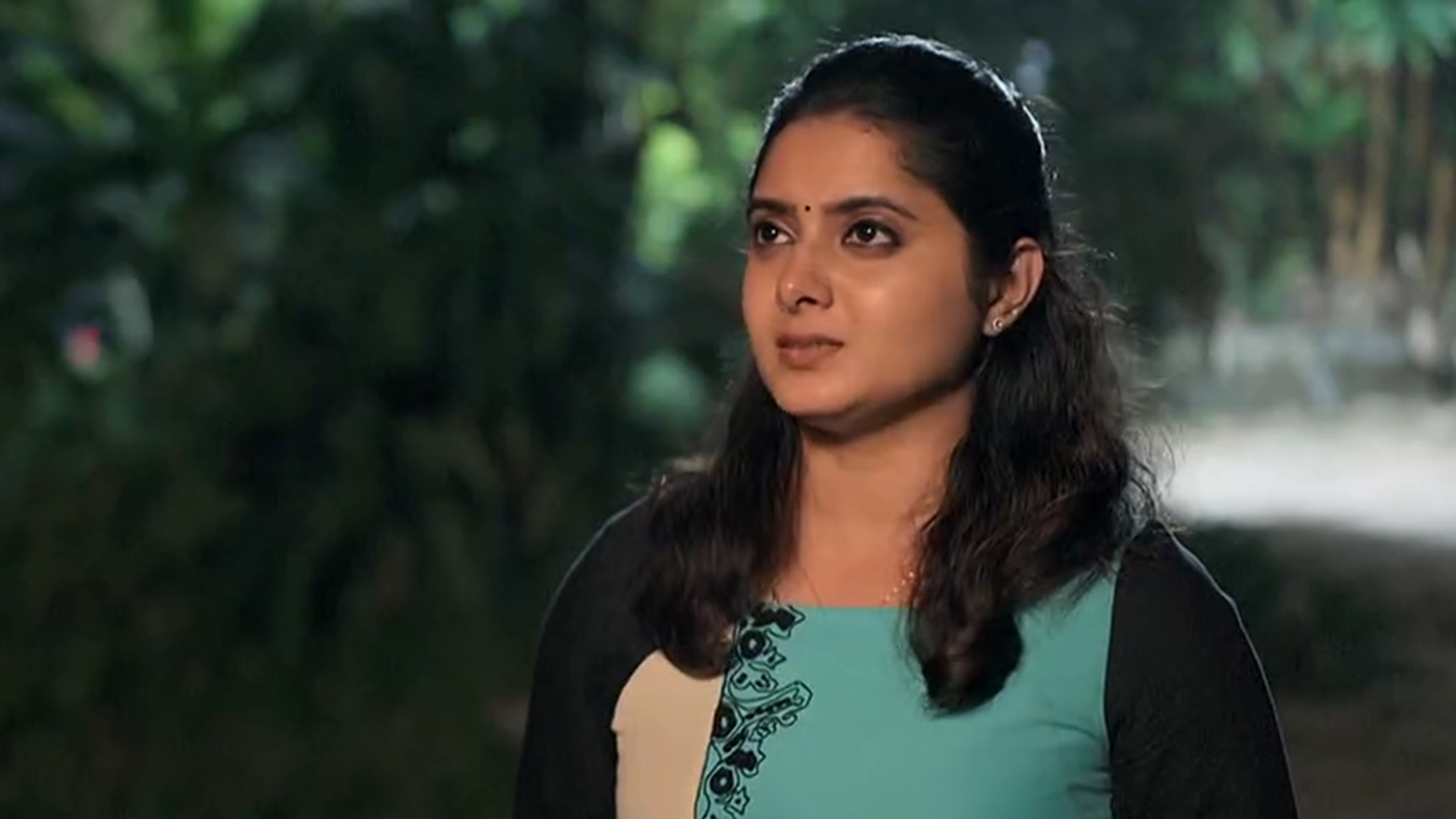 Kattathe Kilikoodu Online