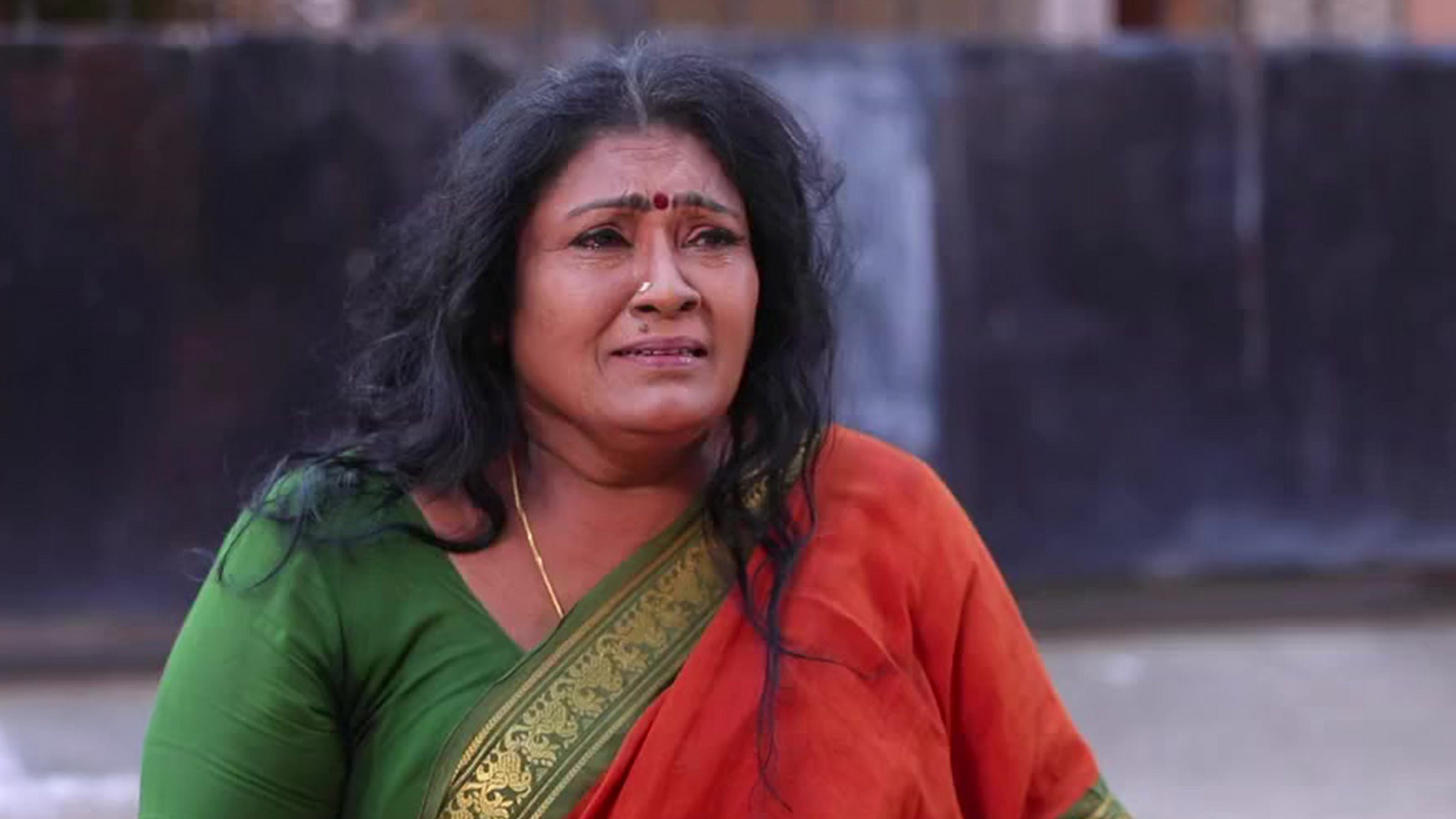 Dhanam - Ungalil Oruthi Online