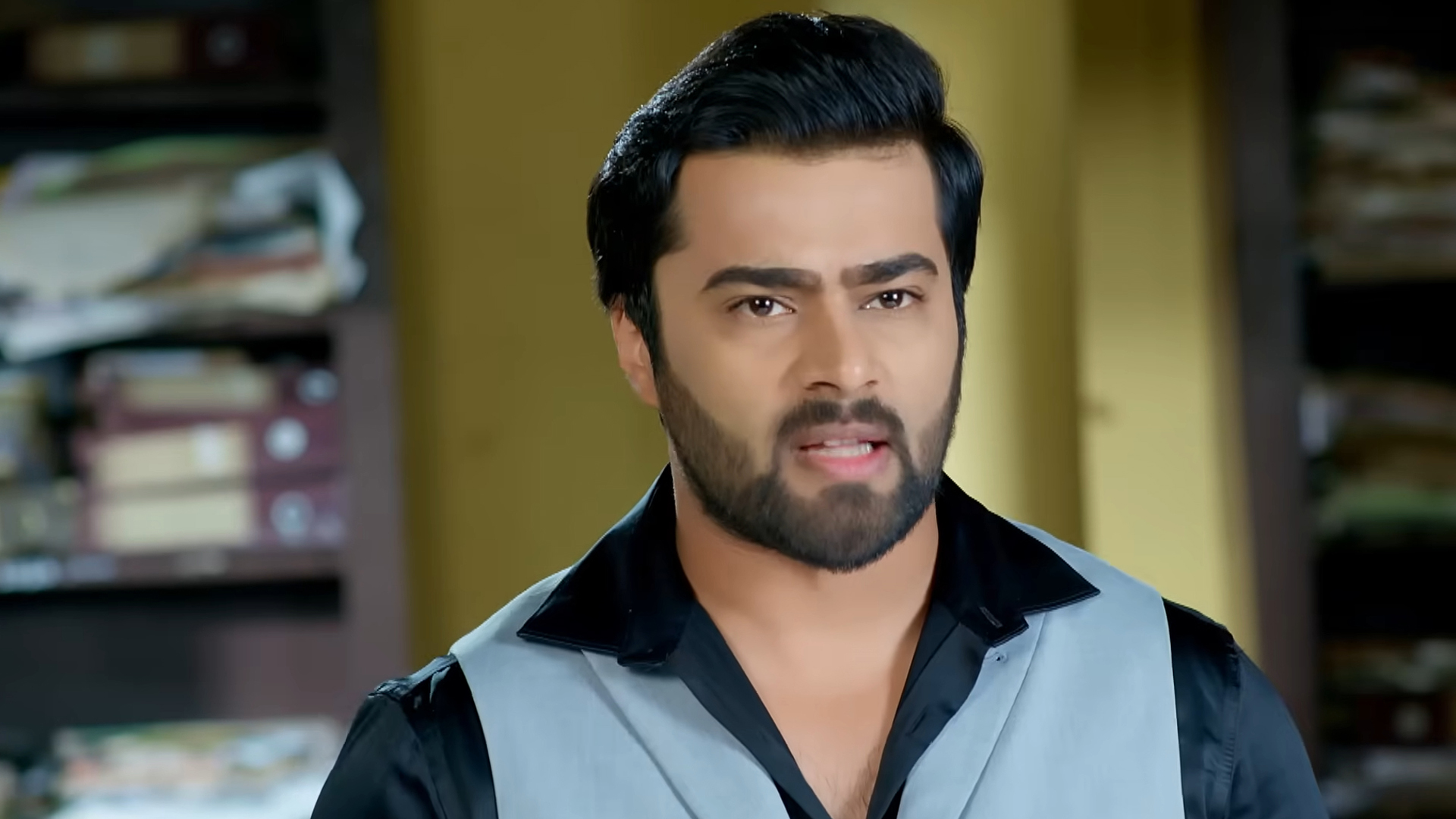 Andaala Rakshasi Online