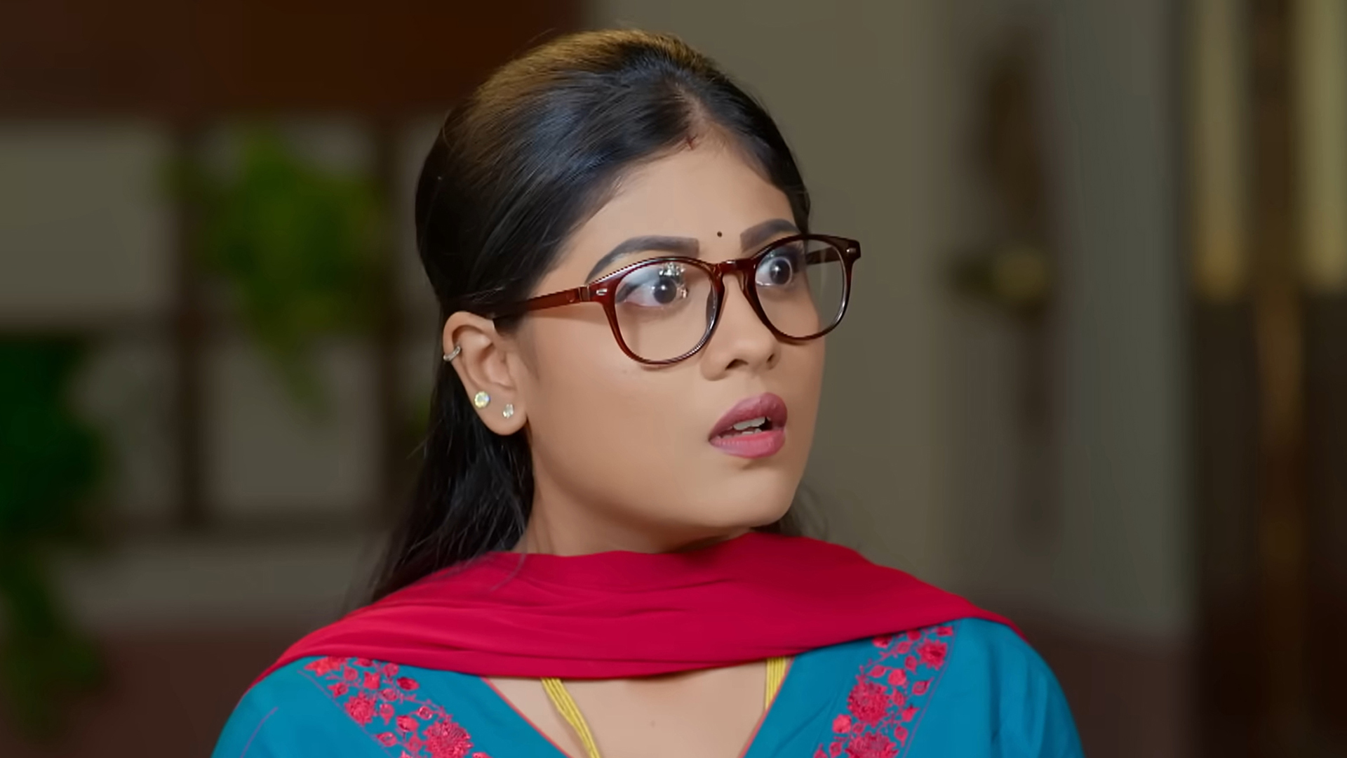 Andaala Rakshasi Online