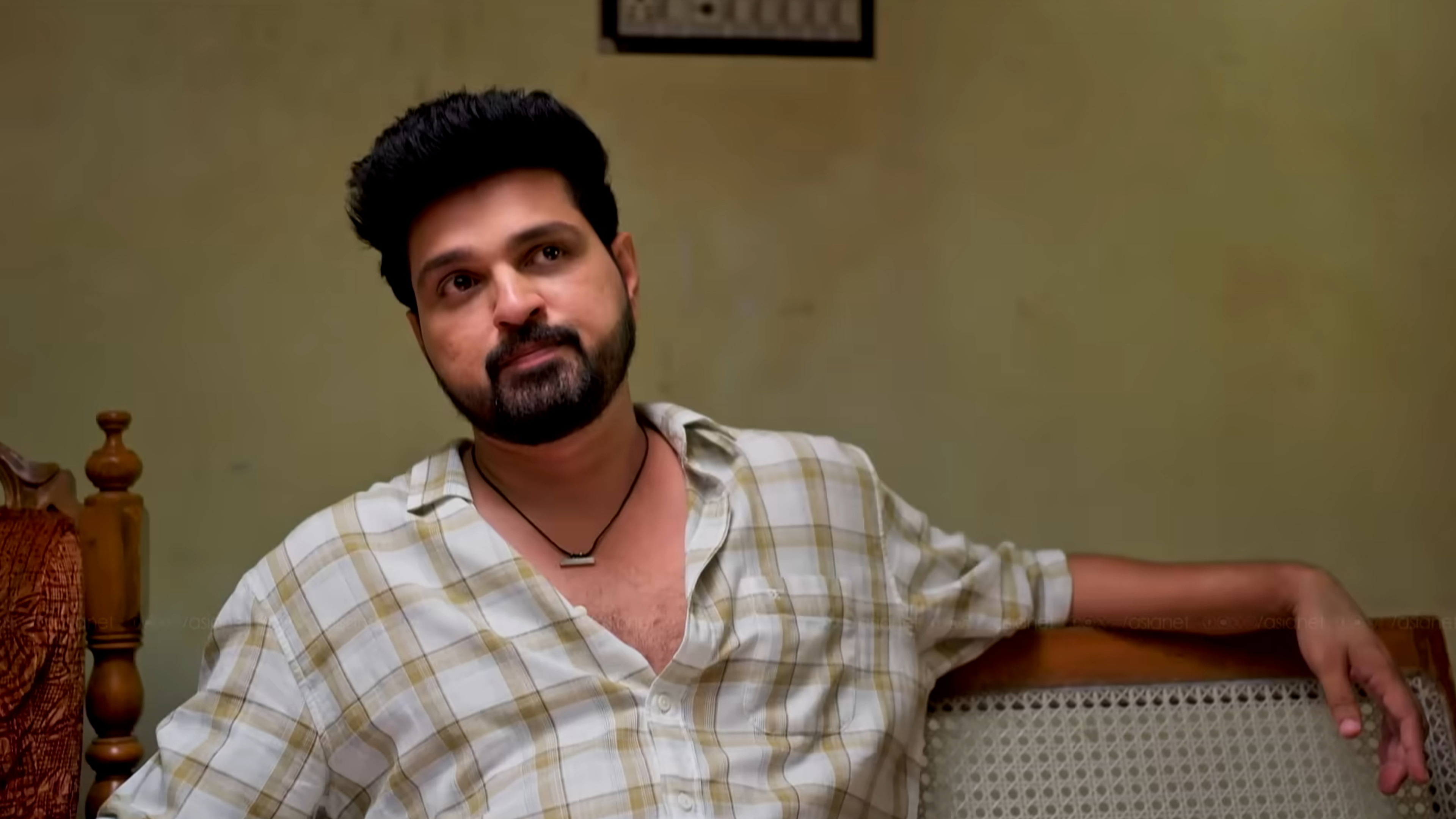 Kattathe Kilikoodu Online