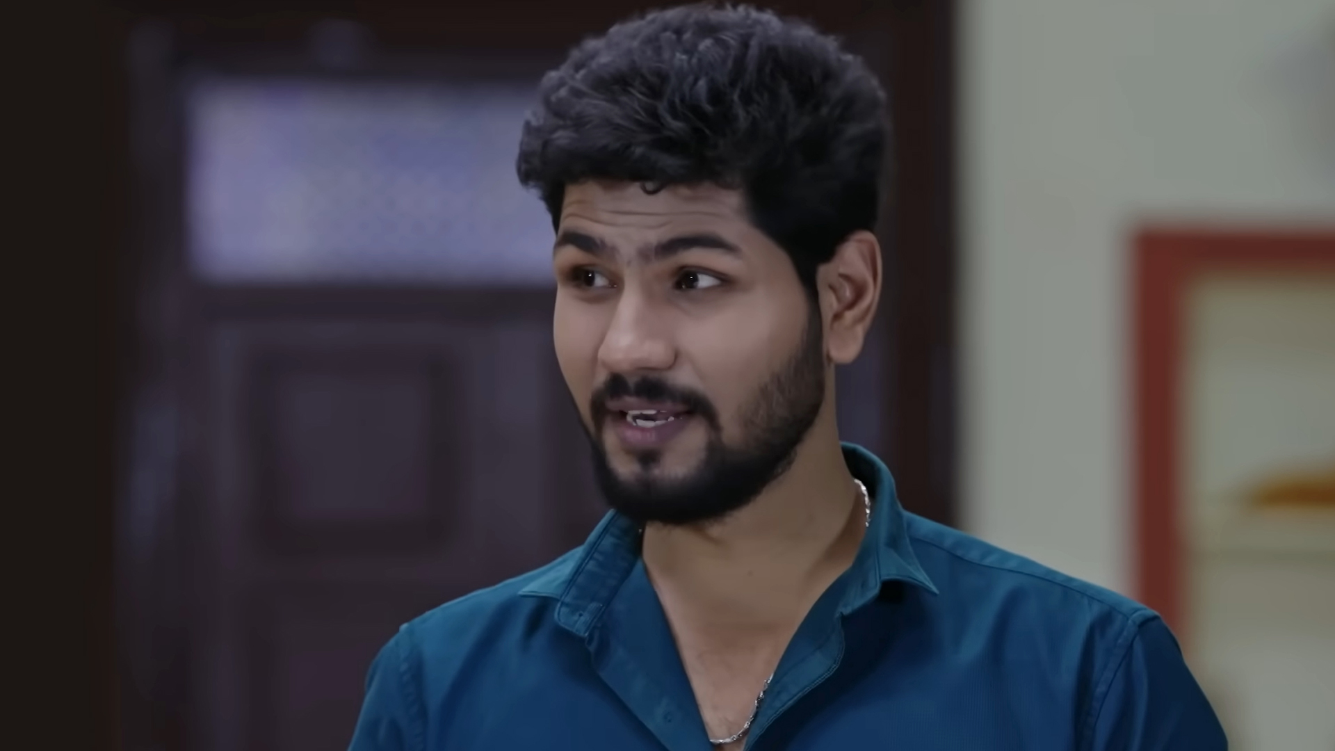 Kaathuvaakula Rendu Kaadhal Online