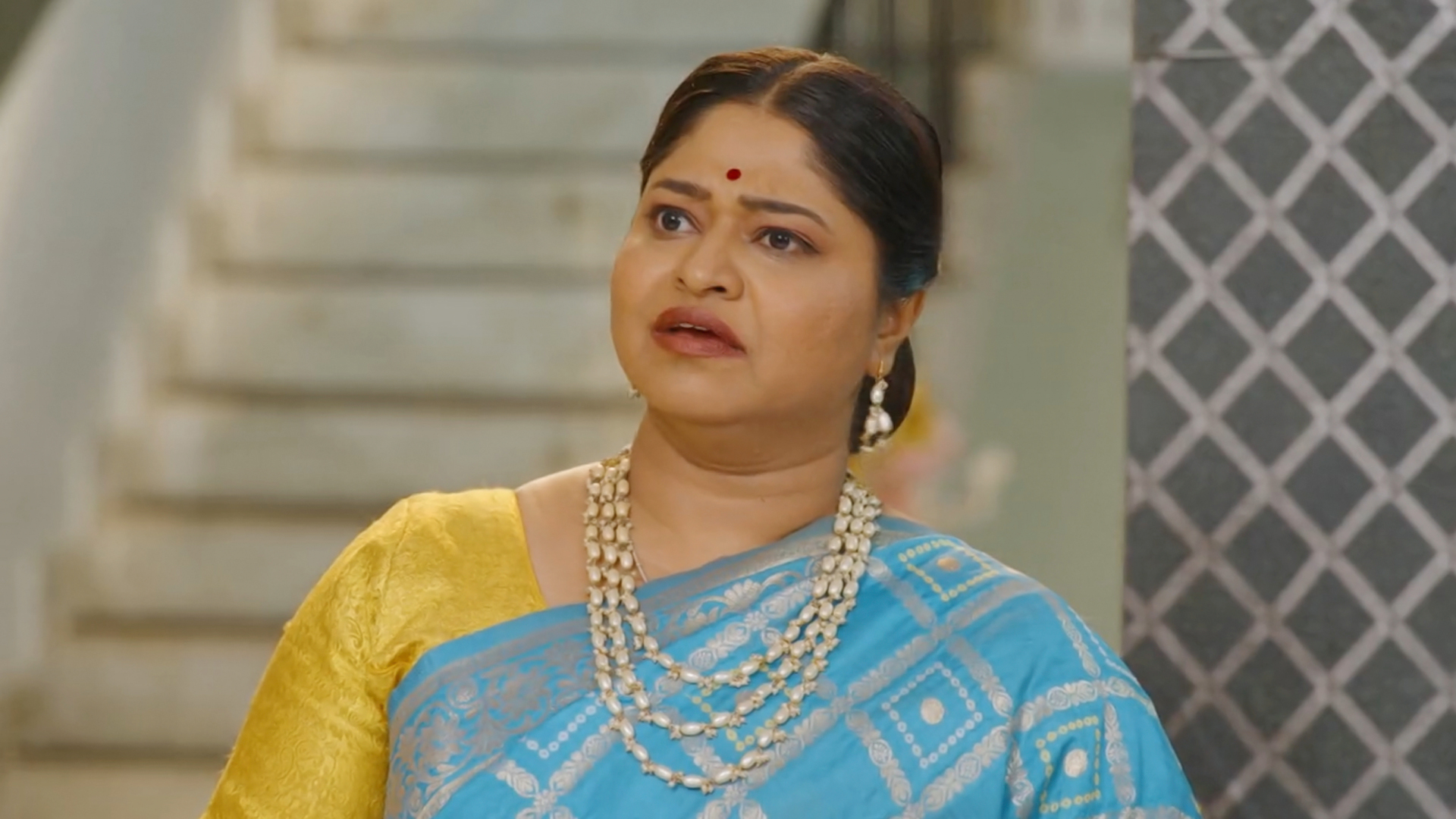 Rangai Jaane Rangma Online