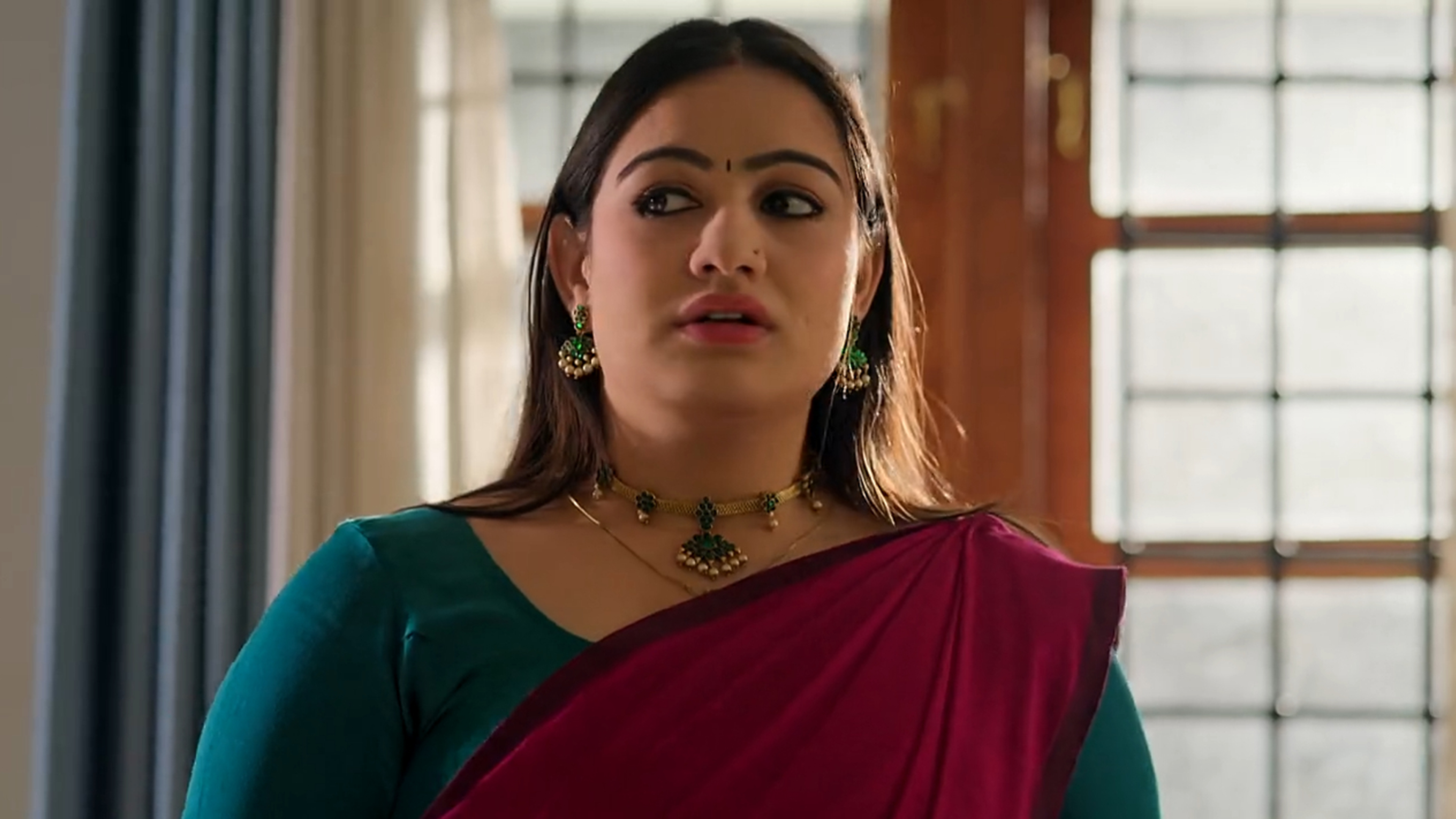 Kattathe Kilikoodu Online