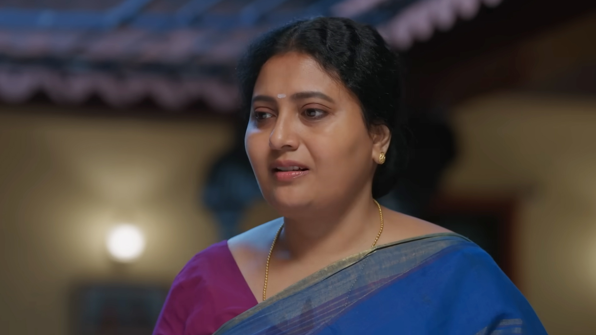 Kaathuvaakula Rendu Kaadhal Online