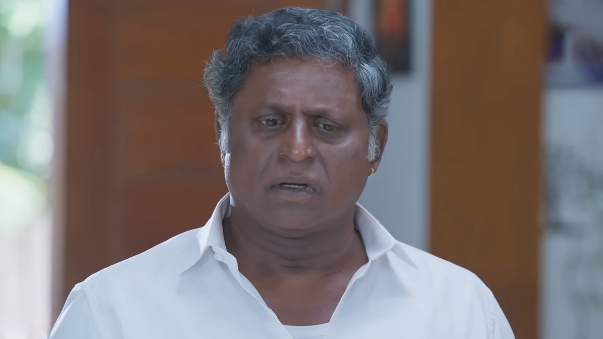 Kaathuvaakula Rendu Kaadhal Online