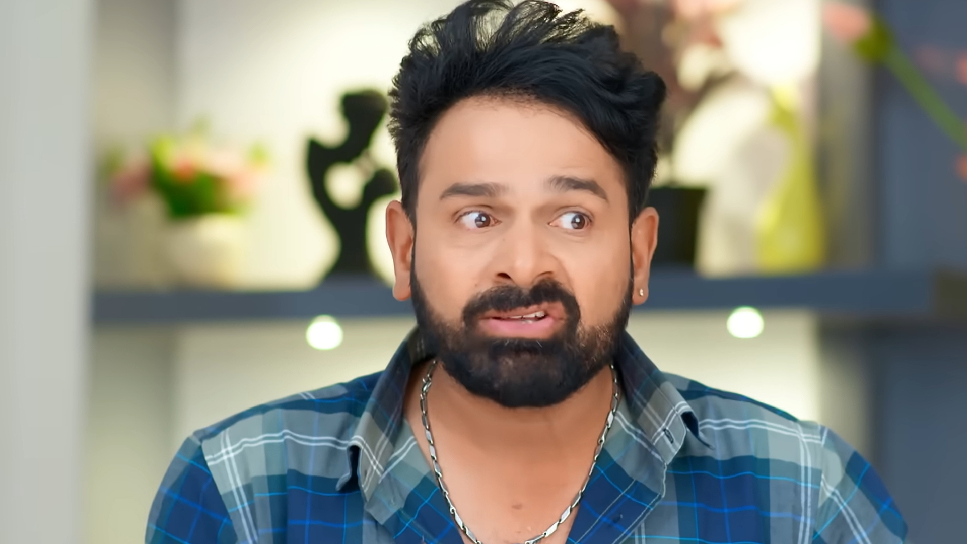 Andaala Rakshasi Online