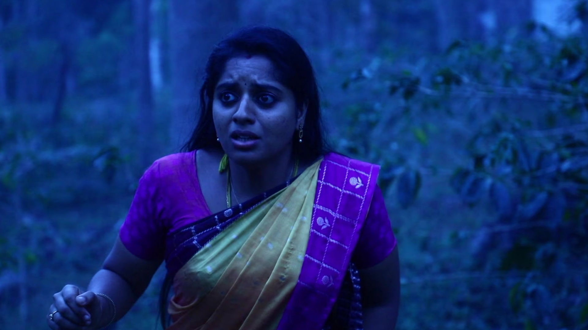 Dhanam - Ungalil Oruthi Online