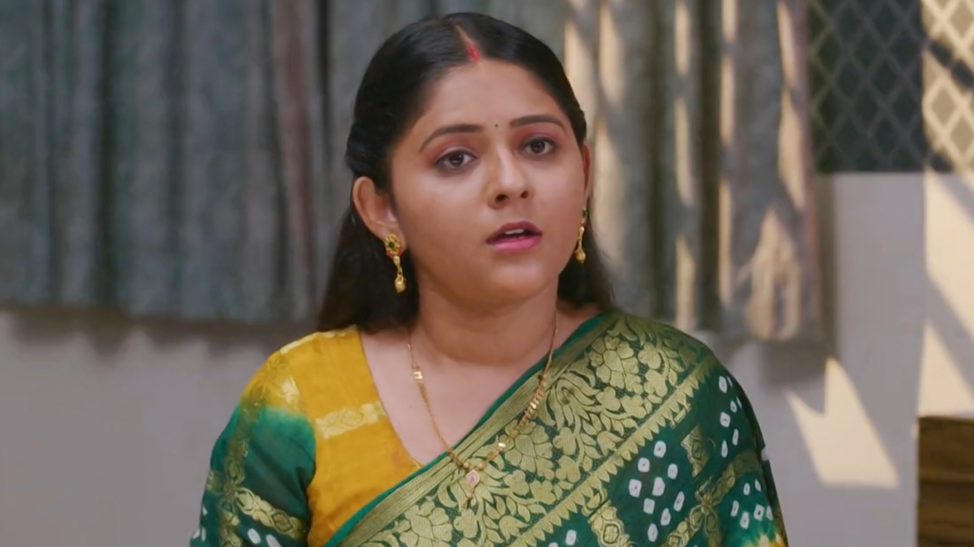 Rangai Jaane Rangma Online