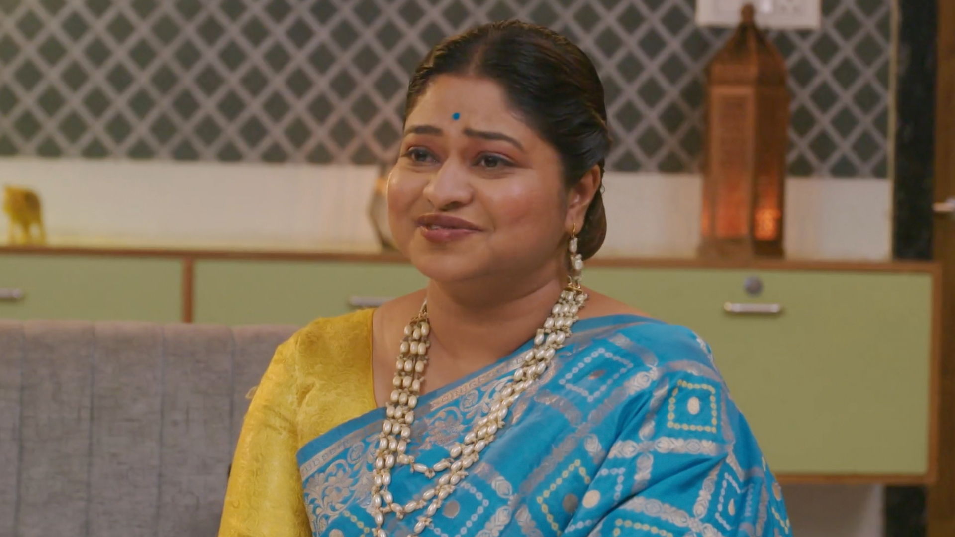 Rangai Jaane Rangma Online