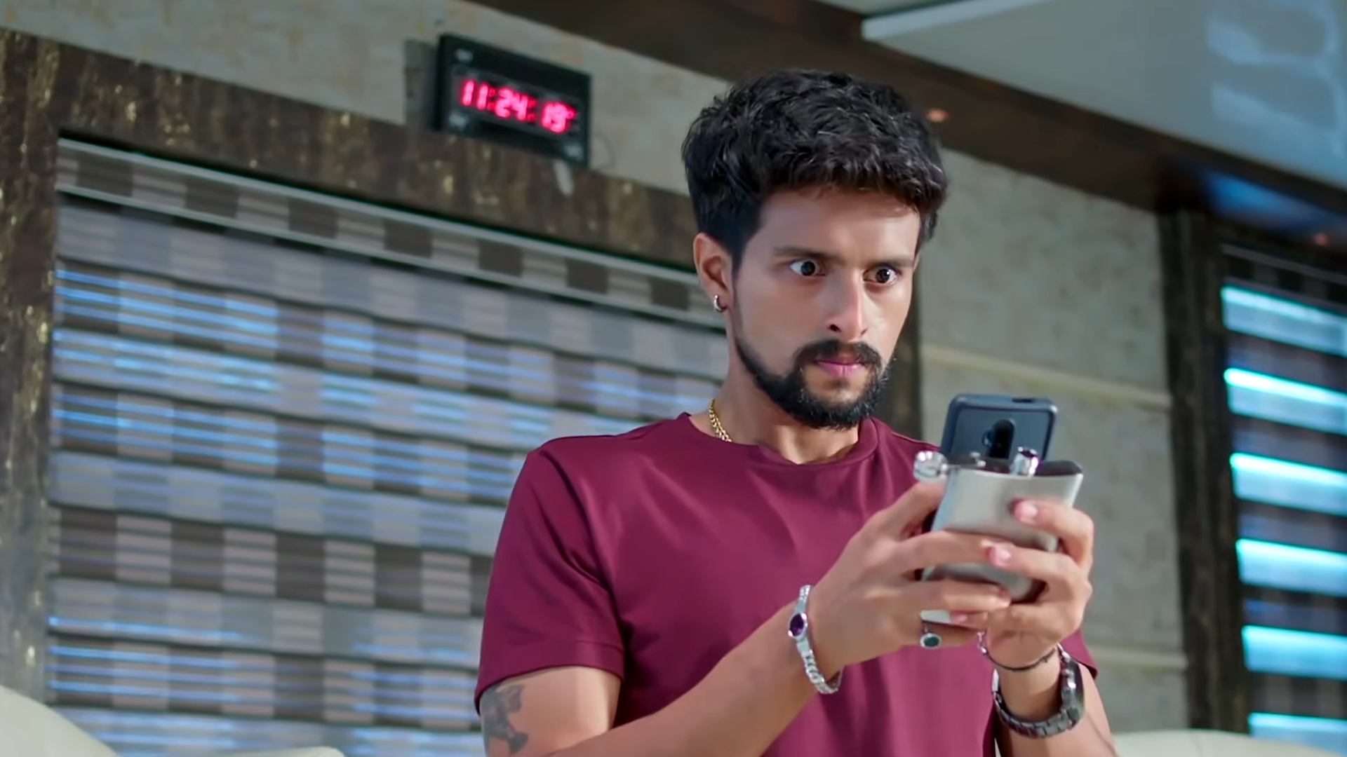 Snehada Kadalalli Online