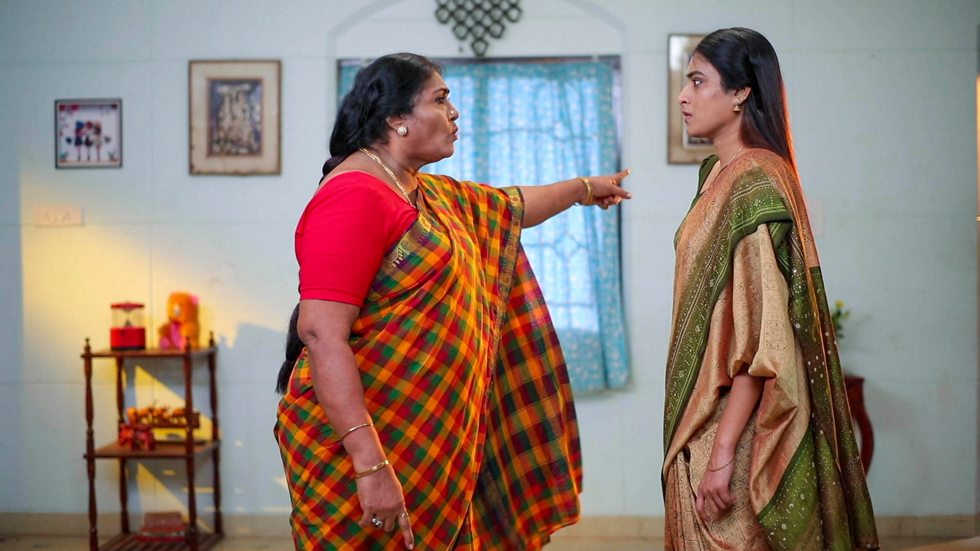 Dhanam - Ungalil Oruthi