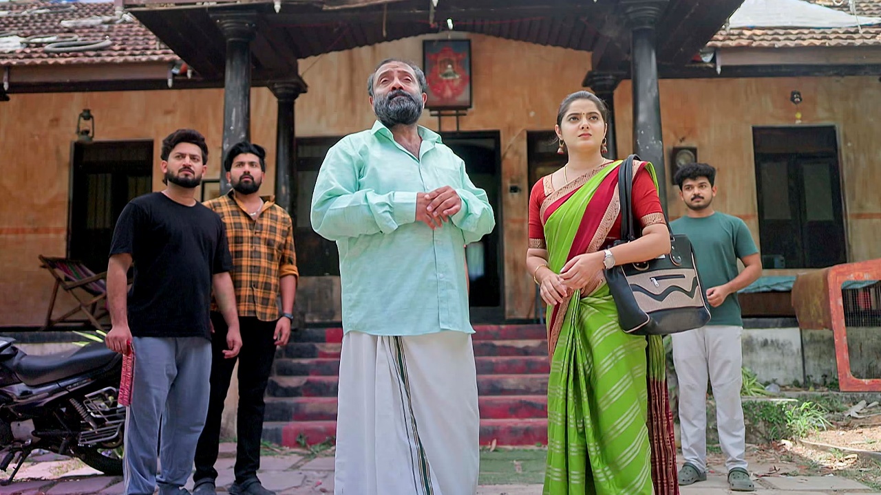 Kattathe Kilikoodu Online