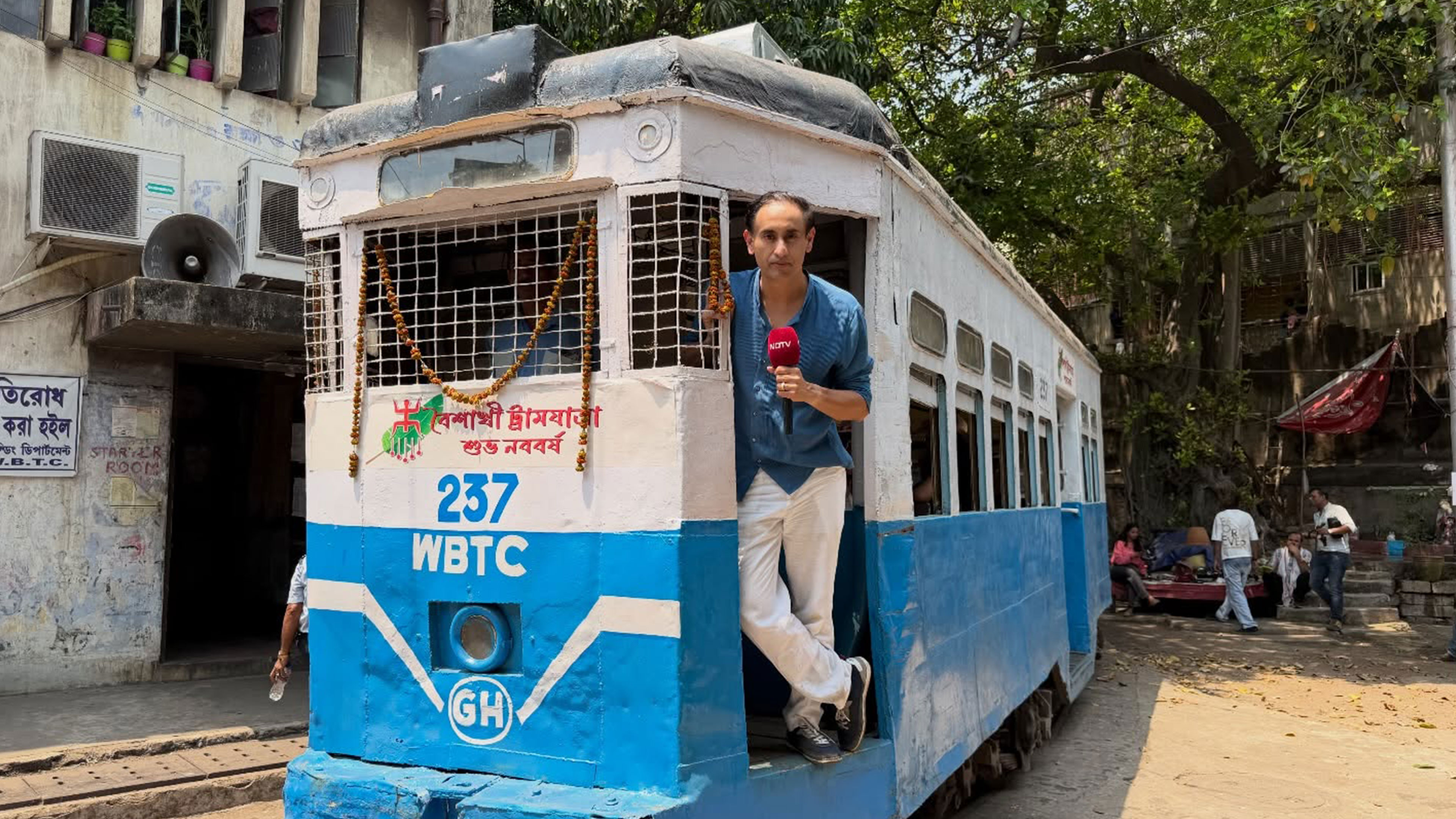 Chai Stop In Kolkata Tram
