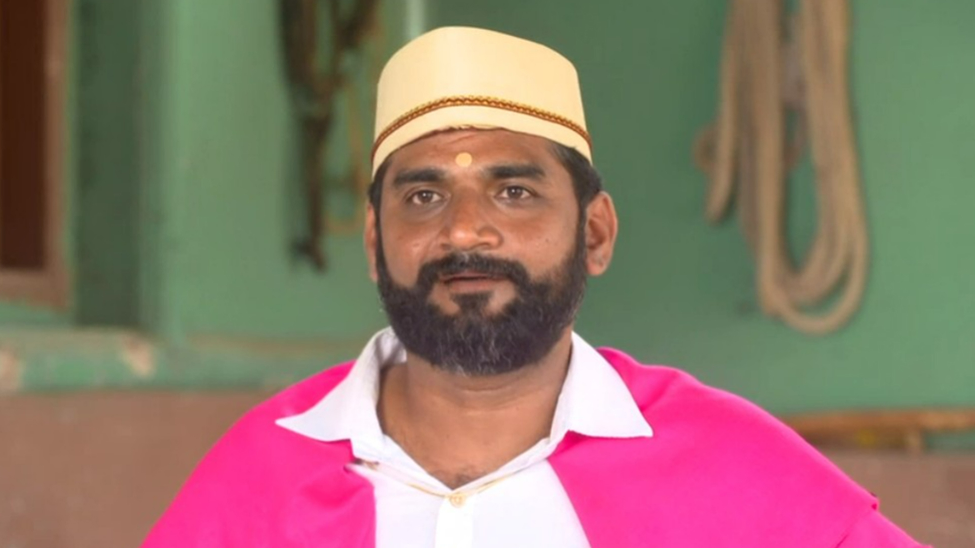 Pavada Purusha Online