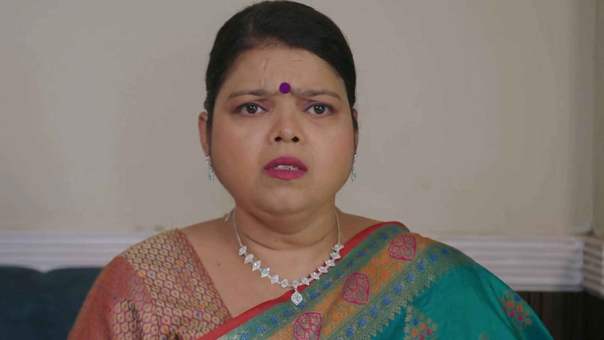 Rangai Jaane Rangma Online
