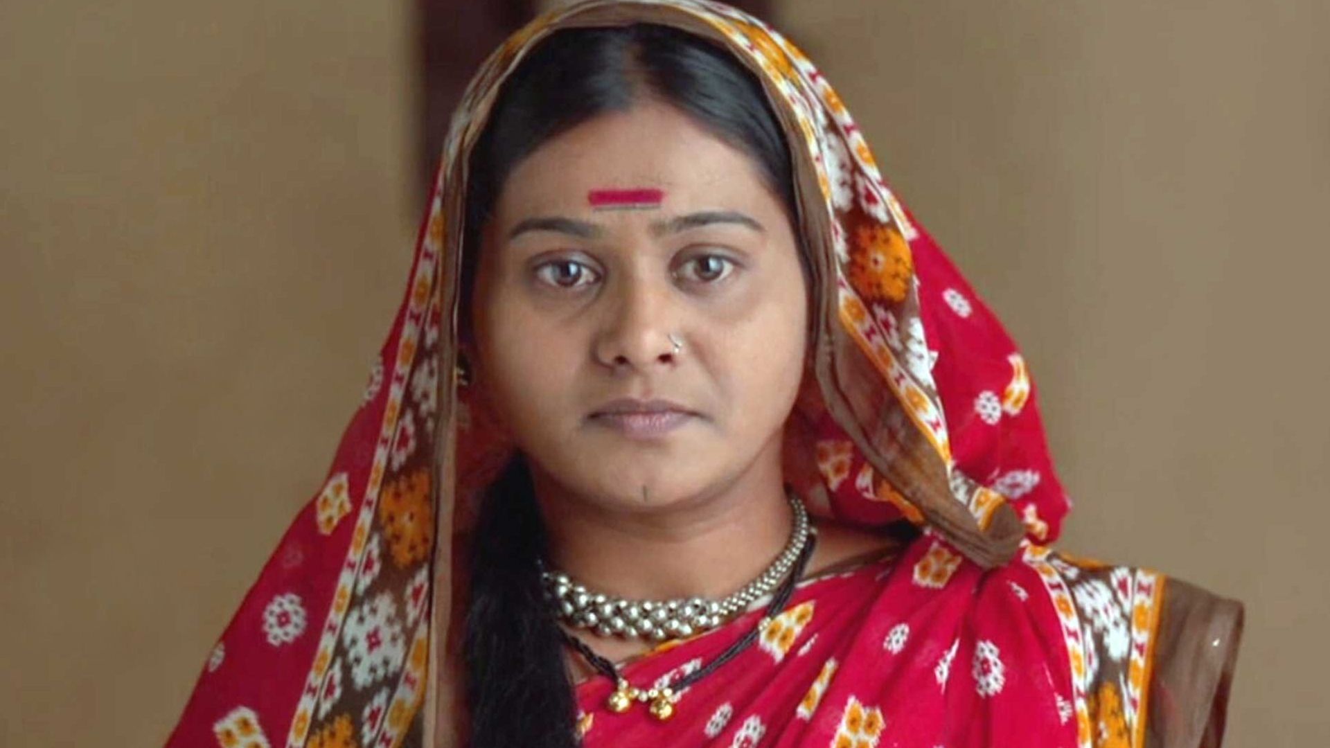 Pavada Purusha Online