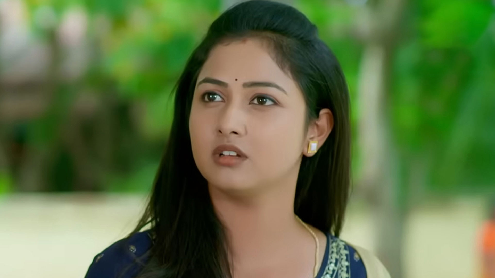 Andaala Rakshasi Online