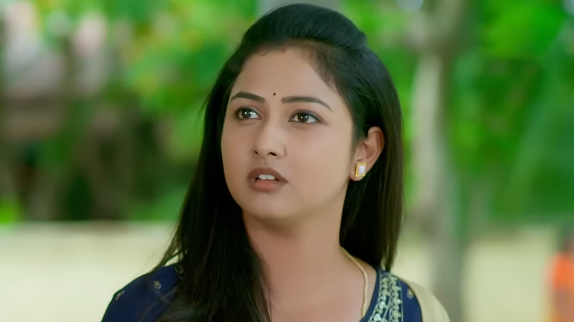 Andaala Rakshasi Online