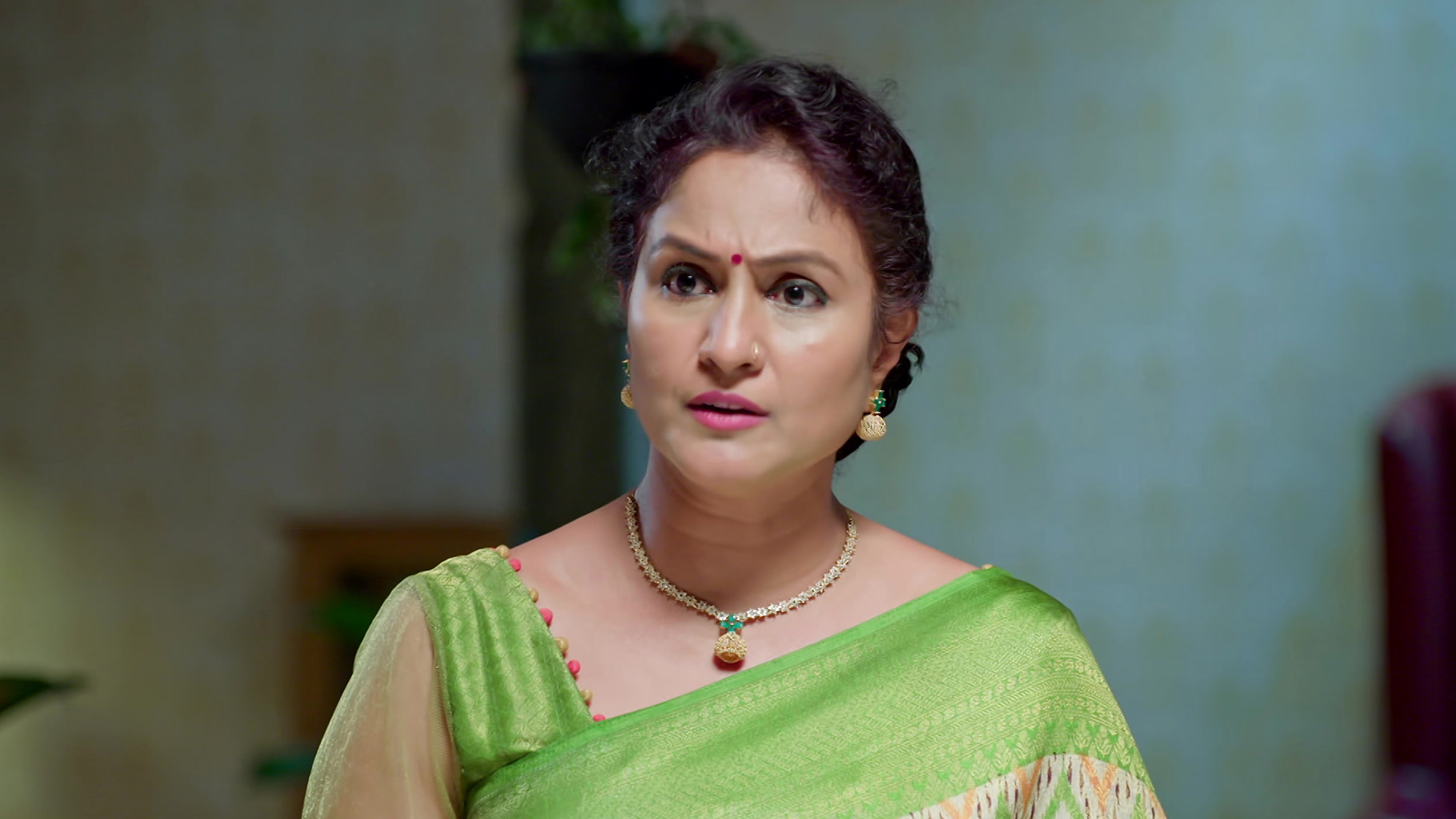 Snehada Kadalalli Online