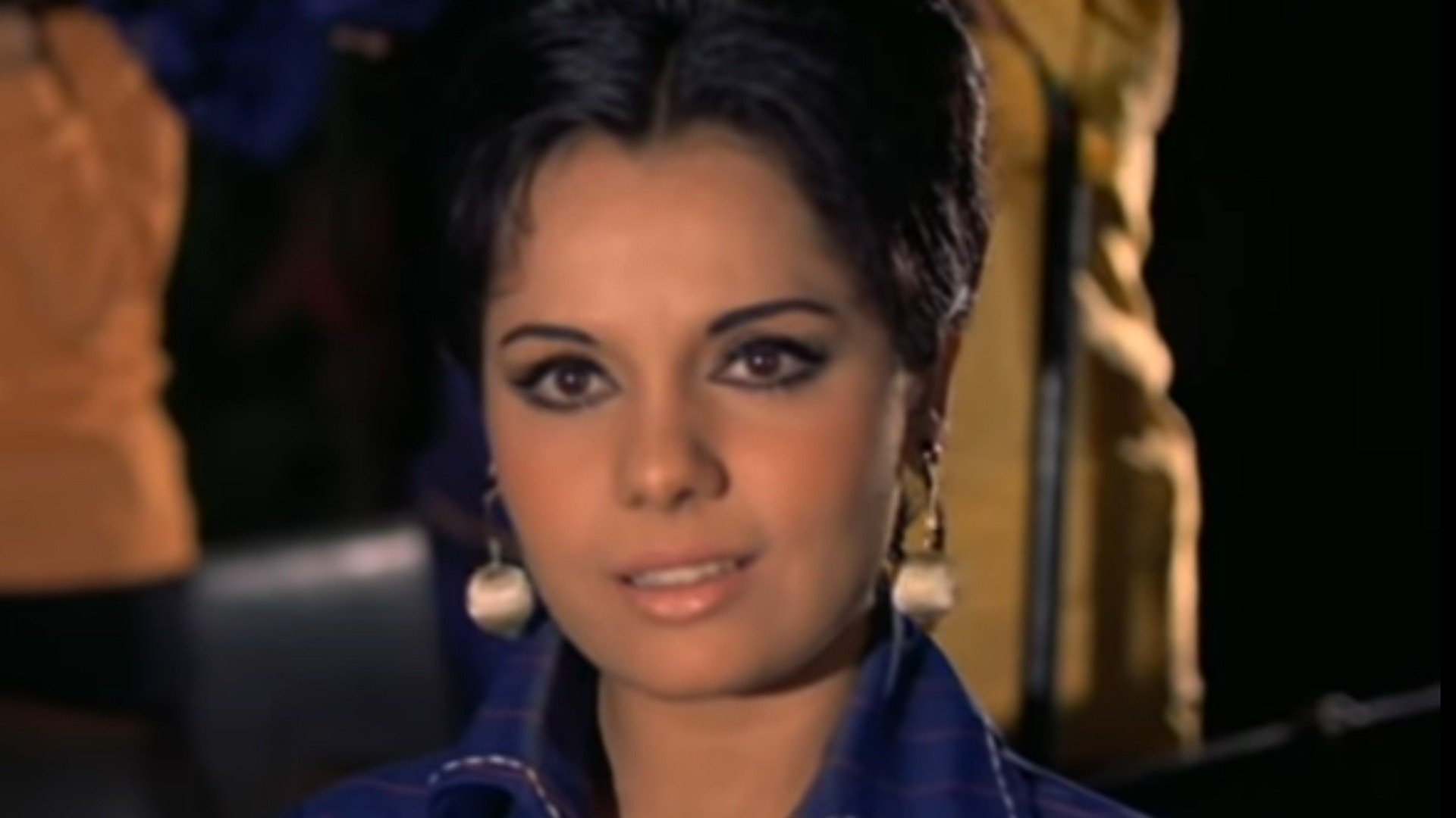 Gomti Ke Kinare Online