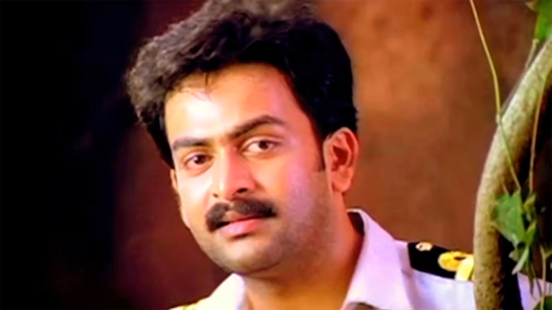 Albhutha Dweep Online